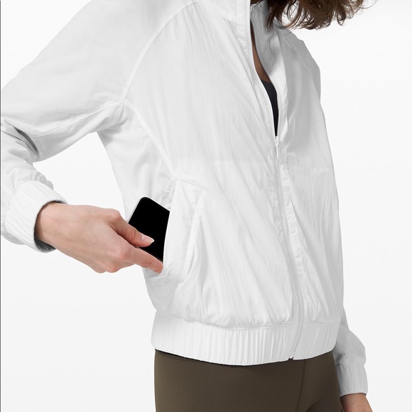 Lululemon Bombs Away Jacket - Picture 4 of 10